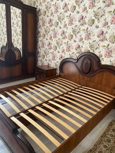 Спальные гарнитуры: Спальный гарнитур, Б/у, Двуспальная кровать, Комод, Трюмо, МДФ, Самовывоз — 11