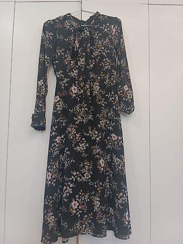 Qadın donu – çiçək naxışlı, qara fonlu - Stil: zərif və gündəlik