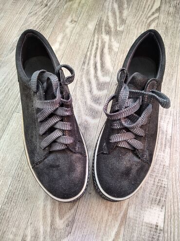 duboke cizme na pertlanje: 39, color - Black