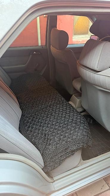 mercedes şəkilləri: Mercedes-Benz W124: 2.6 l | 1989 il Sedan — 10