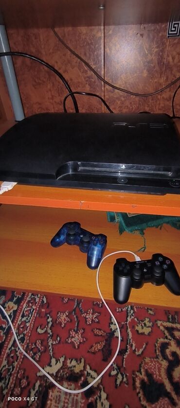 плейстейшон 3: Продаю Sony playstation3 slim 320gb хорошем состоянии+2 джойстика