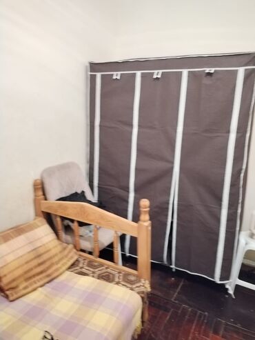 Uzunmüddətli kirayə mənzillər: Bineqedide azadliq metrosuna yaxin 5/1 mertebesi de 1 otaqli ev 300 — 4