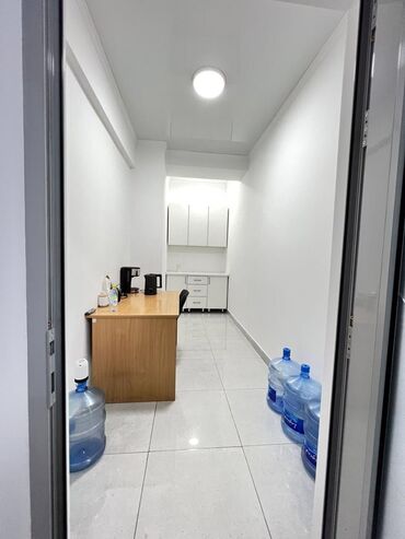 Офисы: Сдаю Офис, 170 м², В частном доме, С отдельной кухней, 1 линия, С отдельным входом at lalafo.kg — 21 Офисы: Сдаю Офис, 170 м², В частном доме, С отдельной кухней, 1 линия, С отдельным входом — 21