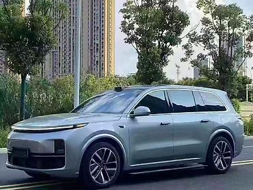 byd e2 2025: Lixiang L9: 2023 г., 1.5 л, Робот, Электромобиль, Внедорожник — 2
