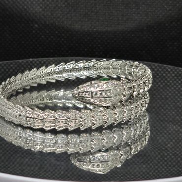 Zərgərlik dəstləri: Dəstə daxildir: Üzük, Sırğa, Boyunbağı, Bvlgari, Gümüş, 925 Əyar — 9