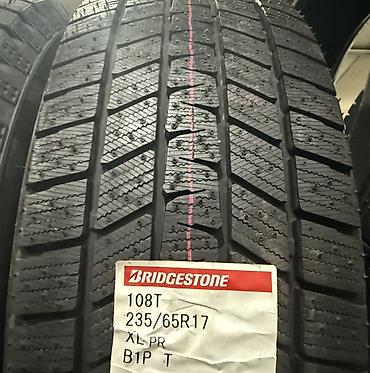 Шины 235 / 65 / R 17, Зима, Новый, Комплект, Внедорожные (АТ/МТ), Япония, Bridgestone