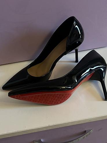 комтер: Лодочки-«stiletto» из лаковой экокожи, классический черный цвет. Узкий — 2