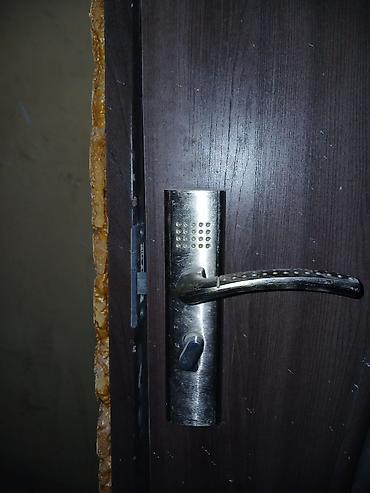 qapı paneli: 3 ədəd otaq qapısı Ölçü: - Hündürlük: 205 sm - En: 90 sm Təsvir: - — 2