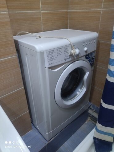 ручной стиральная машина: Стиральная машина Indesit, Б/у, Автомат, До 5 кг, Компактная