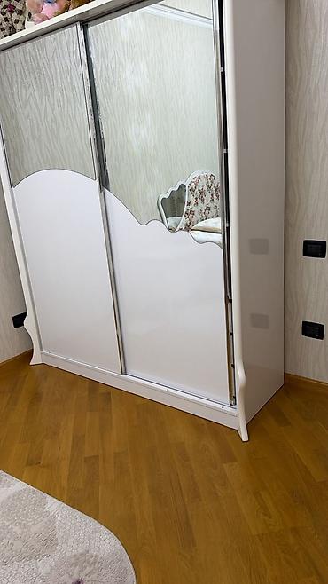 kunc kabinet: Ağ rəngli qız otağı üçün mebel dəsti Dəst tərkibi: - Sürgülü qapılı — 3