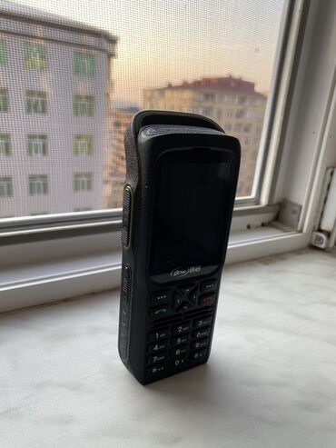 qədim telefon: Qeydiyyatdan keçirtmək lazımdı 20-30 manat edər yəqin. Wifi var