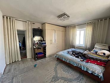 Продажа коттеджей и домов: Продаётся капитальный дом с большим крытым двором-навесом и гаражными — 11