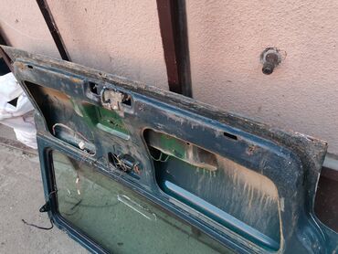 Auto delovi: Zadnja gepek vrata Lada 21213,21214,2131 Niva u zelenoj boji. Polovno — 13