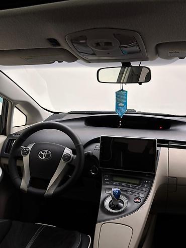 Toyota: Toyota Prius: 2011 г., 1.8 л, Вариатор, Гибрид, Лифтбек at lalafo.kg — 10 Toyota: Toyota Prius: 2011 г., 1.8 л, Вариатор, Гибрид, Лифтбек — 10