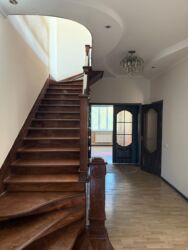 Продажа домов: Дом, 252 м², 7 комнат, Риэлтор — 1