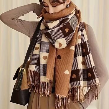 Šalovi: Ženski šal

Cena 1600din
Poručuje se,isporuka za nekoliko dana — 14