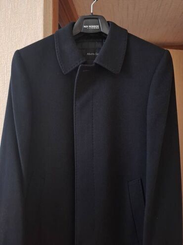 черное пальто: Продаётся шикарное кашемировое Итальянское пальто 48 размера! Сидит