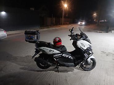 yamah: Скутер-макси Yamaha XMAX (стилизованный) с тюнингом для города и — 2