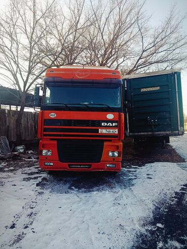 Тягачи: Тягач, DAF, 2001 г., Тентованный — 1