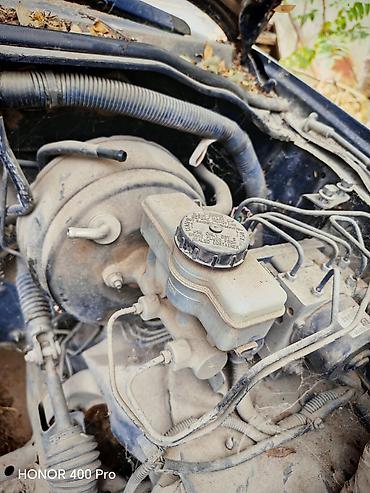 nissan diskləri: Nissan Navara pikap üçün ehtiyat hissələri. Şəkillərdə qara rəngli — 6