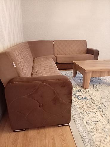 madeyra tek carpayi: Künc divan dəsti – qəhvəyi tonlarda, yumşaq və toxuması zərif parça — 1
