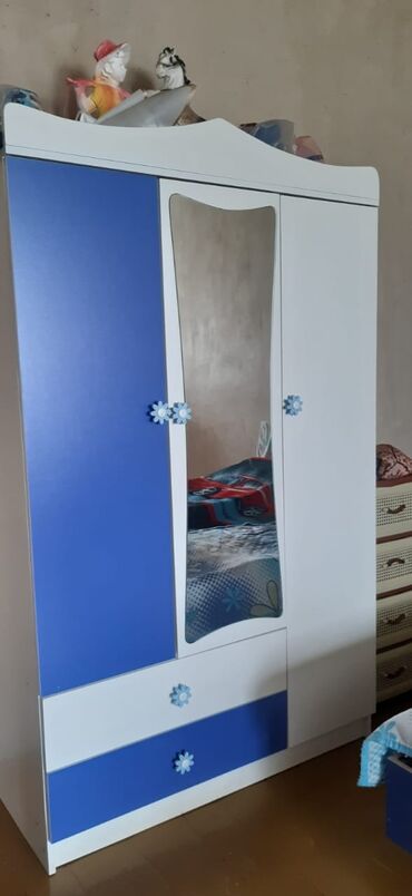 İşlənmiş, Açılan, 3 qapılı Düz dolab, Dolab-asılqan, Azərbaycan