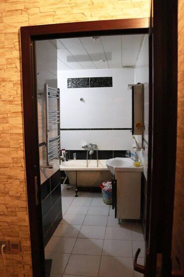 Yeni tikili: 3 otaqlı, Yeni tikili, 130 kv. m -da lalafo.az — 9 Yeni tikili: 3 otaqlı, Yeni tikili, 130 kv. m — 9