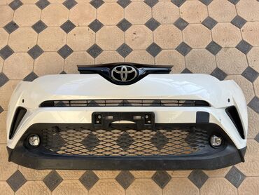 Бамперы: Передний Бампер Toyota 2019 г., Б/у, цвет - Белый, Оригинал