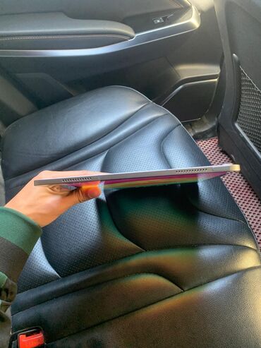 планшет для машины: Планшет, Apple, память 256 ГБ, 10" - 11", Б/у, Классический цвет - Серый