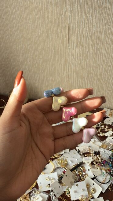 Bijuteriya dəstləri: Qadın bəzək aksesuarları – geniş seçim Məhsullar: - Qızılı tonlarda — 31