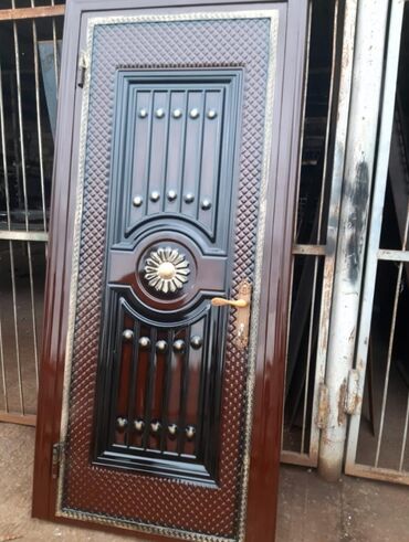 Qapıların təmiri: Peşakar usta tərəfindən yığılır ünvan Sulutəpə qiymət 170 AZN den — 5