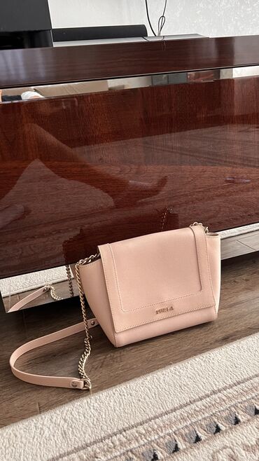 сумка для инструмент: Сумка Furla оригинал 
Made in Italy 
Цвет: розовый / пудра