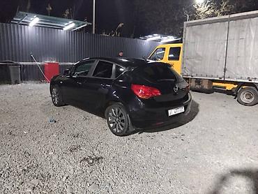 Opel: Opel Astra: 2010 г., 1.8 л, Механика, Хэтчбэк — 5