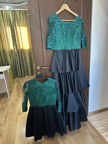 Кече көйнөктөрү: Кече көйнөгү, Узун модель, Атлас, Жеңдери менен, L (EU 40)