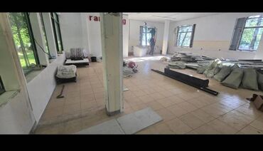 Офисы: Площадь (м2): 200 Этаж: 1 Тип предложения: Собственник Аренда под кафе
