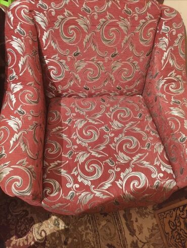 Otaq qapıları: Divan iki kreslo 100 manat vanna 40 manat Aspirator 70 manat — 2