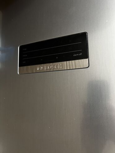 Холодильники: Холодильник Bosch, Новый, Двухкамерный