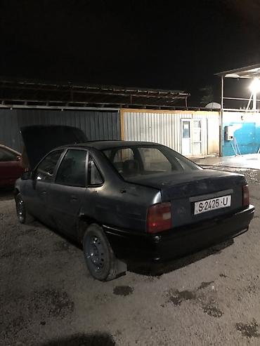 50 000: Opel Vectra: 1989 г., Механика, Бензин, Седан — 4