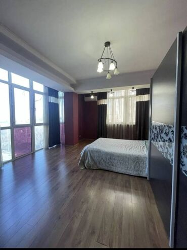 Zeekr: 3 комнаты, Агентство недвижимости, Без подселения, С мебелью полностью