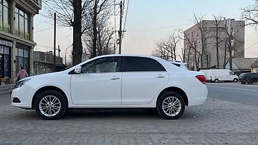 BYD: BYD : 2019 г., Робот, Электромобиль, Седан — 6