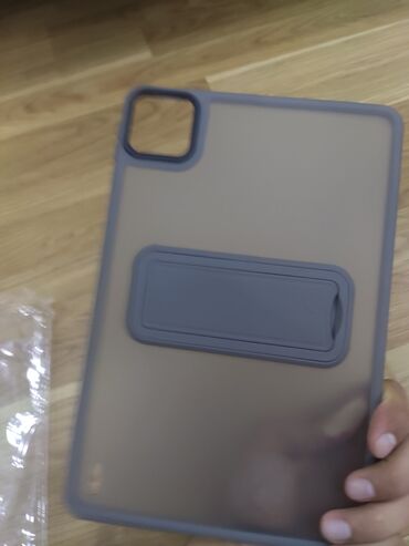 Xiaomi mi pad 6 kabrası.Yarı-şəffaf rəngdə, tünd boz kənarlı və tünd