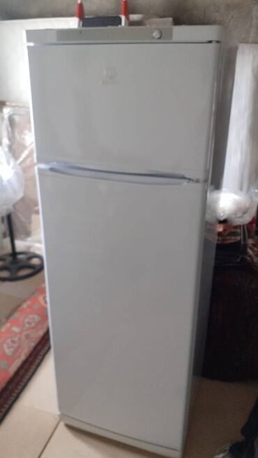 arenda soyuducu: Indesit Холодильник