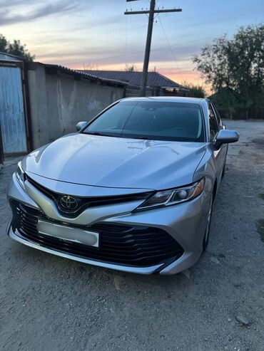 продаю машину или меняю на квартиру: Toyota Camry: 2018 г., 2.5 л, Автомат, Бензин, Седан