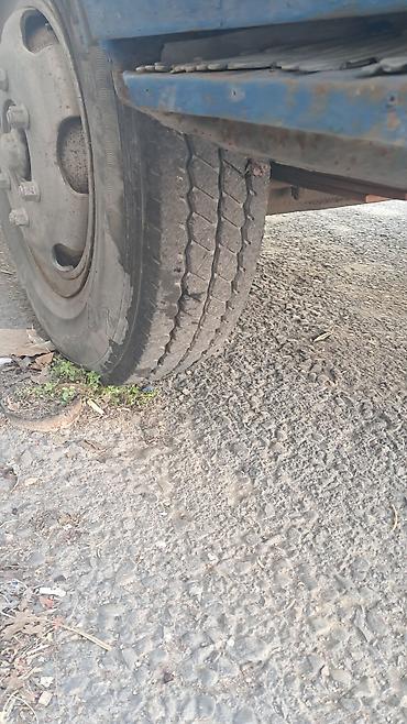 Yük maşınları: Yük daşıma üçün kiçik tonnajlı yük maşını. Xüsusiyyətlər: - Rəng — 7