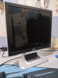 Monitorlar: Monitor ən dözümlü və keyfiyyətli model.kvadrat formasında .satılır