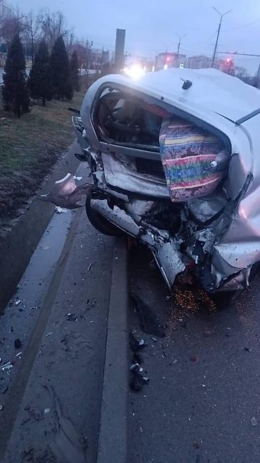 сузуки лиано: Suzuki Liana, серебристый хэтчбек/седан (KG номера 06 • 136 APV) — 3