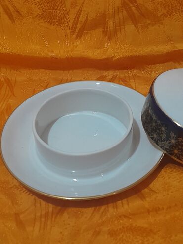 Digər dəstlər və servizlər: Qədimi qablar.Qiymətlər fərqlidir Başqa antik qablarda mövcuddur — 2