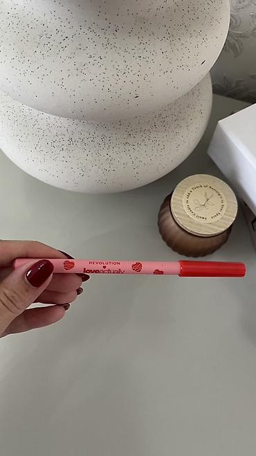 flex forte cream: Dodaq qələmi Makeup Revolution Yeni — 1