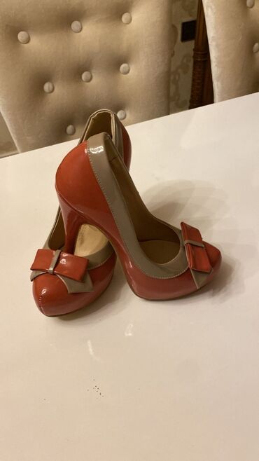женские красные туфли: Туфли, Размер: 37, цвет - Коричневый, Новый