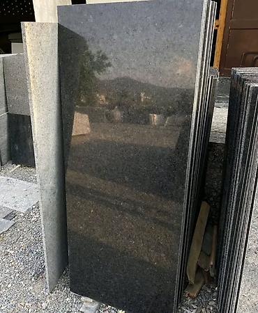 Фасадные гранитные плитки: Граниттер в наличии! 🇰🇬 Angola Black • Black Galaxy • Blue in Night • — 15